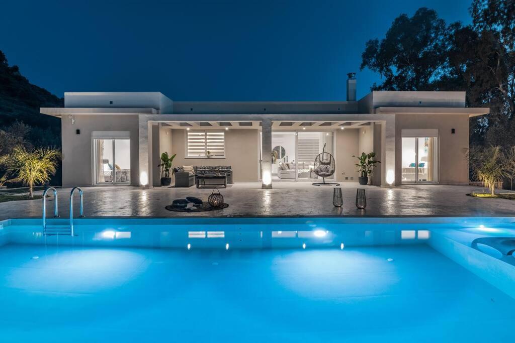 Melissia Luxury Villa Kalamákion Extérieur photo