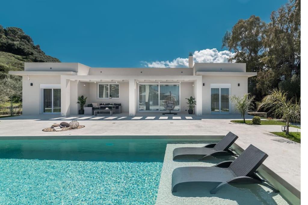 Melissia Luxury Villa Kalamákion Extérieur photo