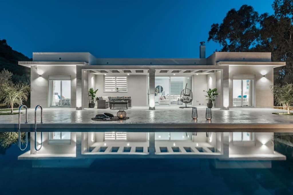 Melissia Luxury Villa Kalamákion Extérieur photo
